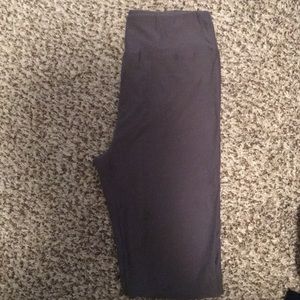 LuLaRoe solid gray leggings! (OS)